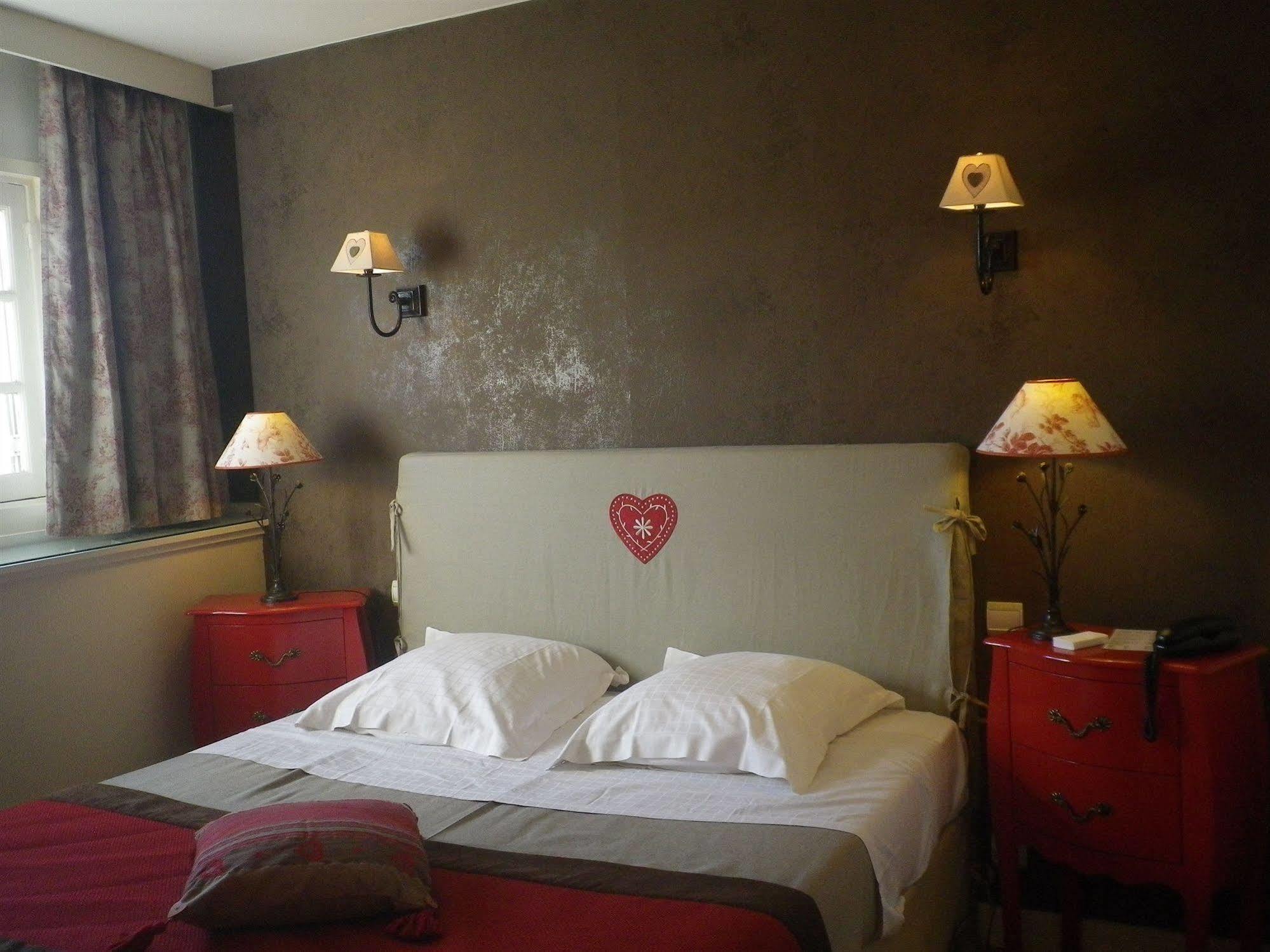 Hotel-Restaurant Ricordeau Loue Экстерьер фото